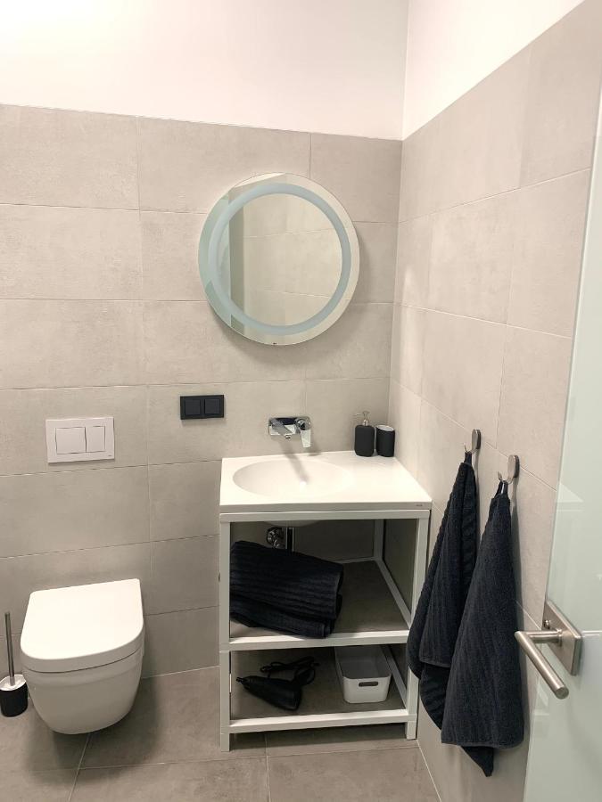 Stylish New Apartment In Riga Old Town - City Centre, Self Check-In, Walkable To Major Attractions Esterno foto