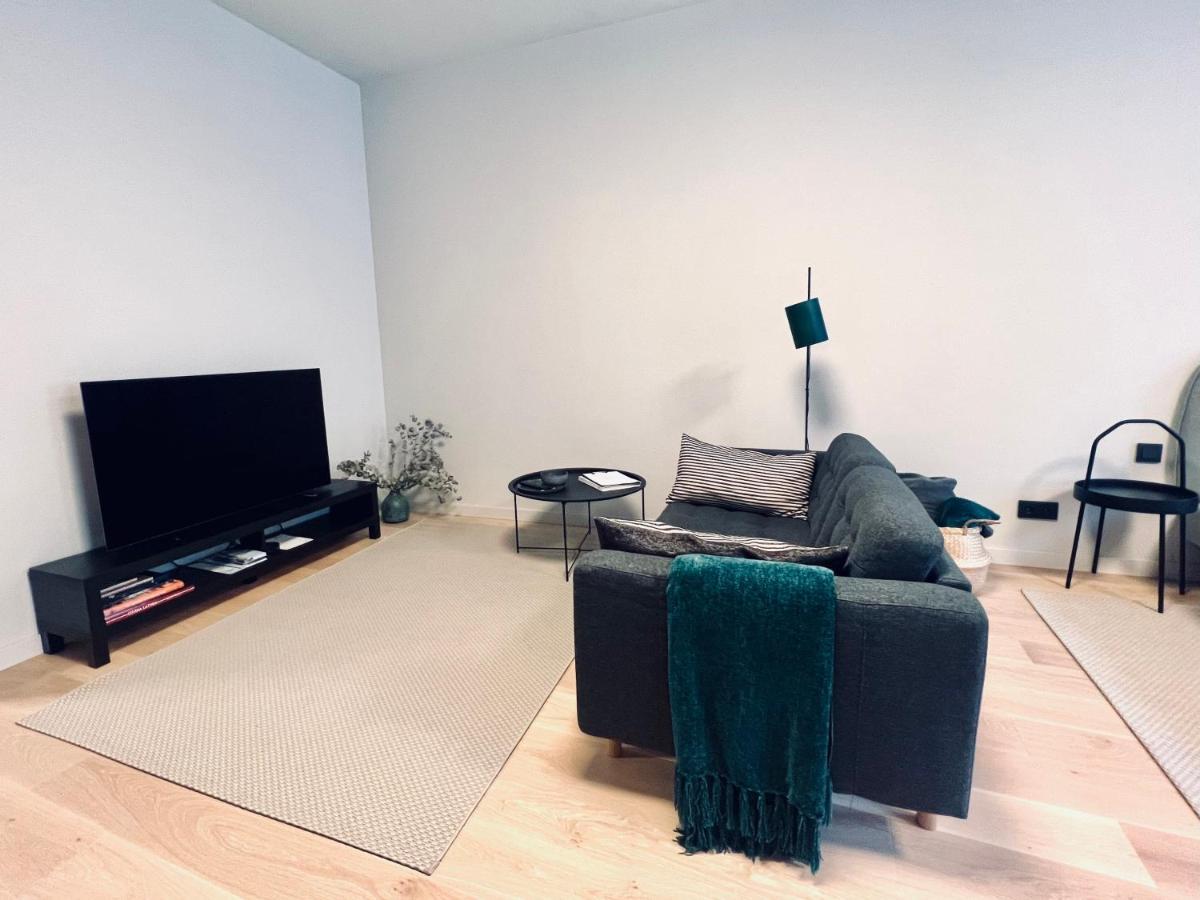 Stylish New Apartment In Riga Old Town - City Centre, Self Check-In, Walkable To Major Attractions Esterno foto